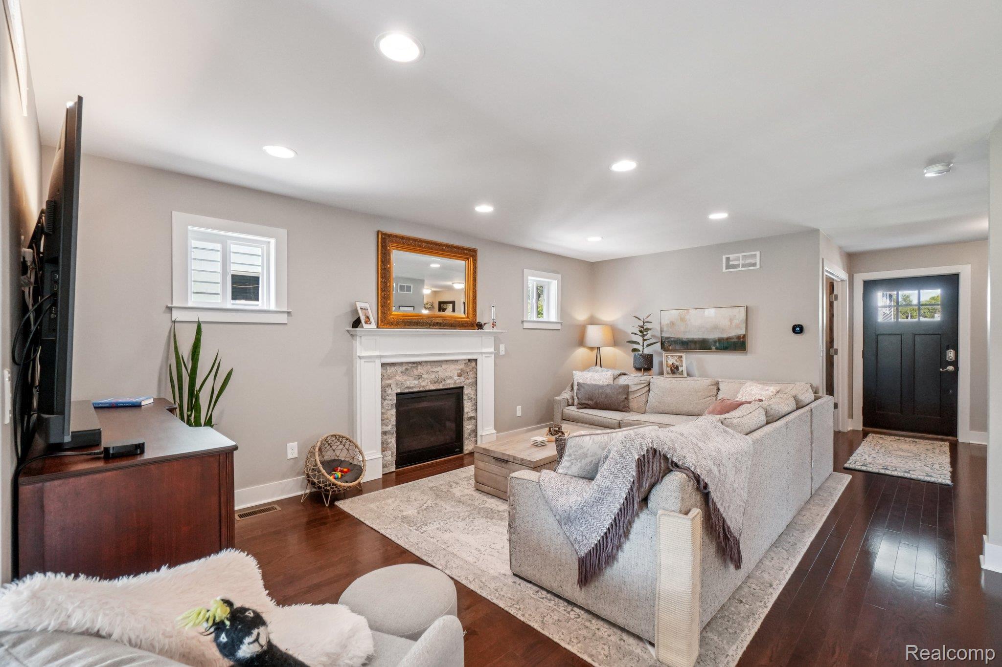 3013 Prairie Avenue