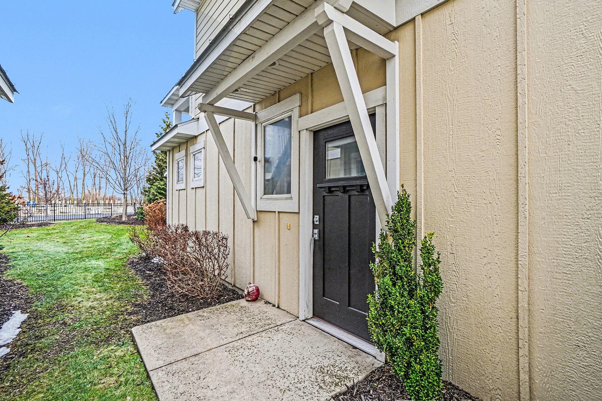 920 W Savidge Street 6