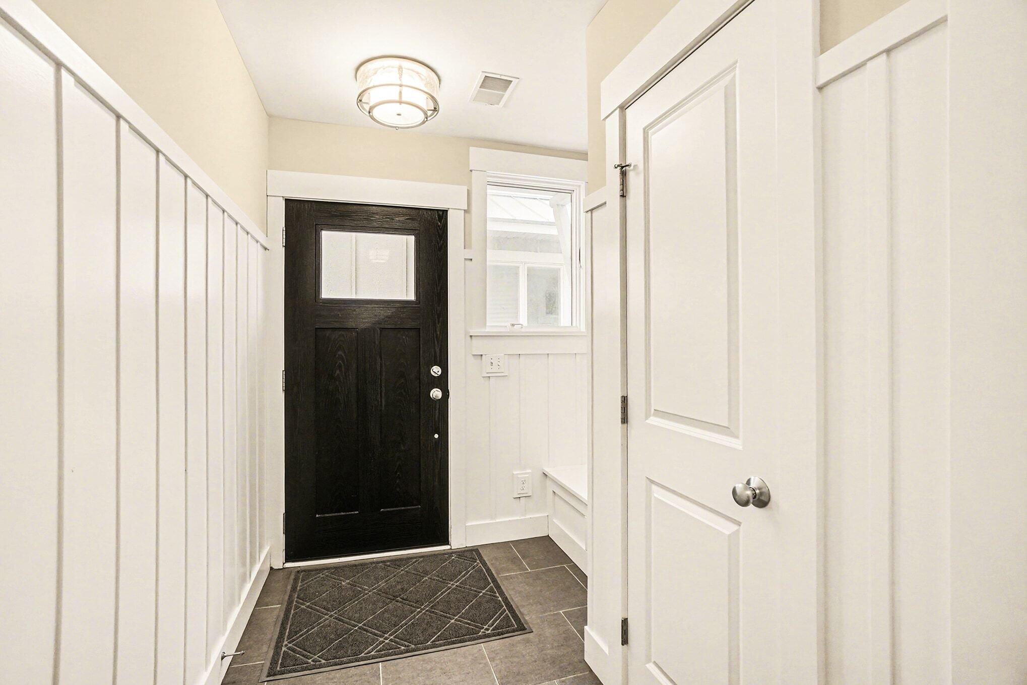 920 W Savidge Street 6