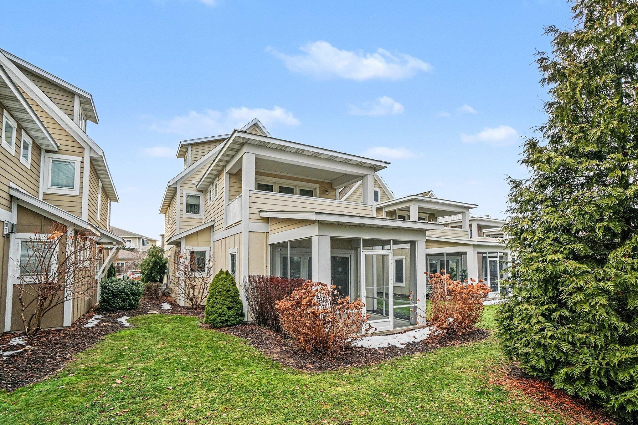 920 W Savidge Street 6