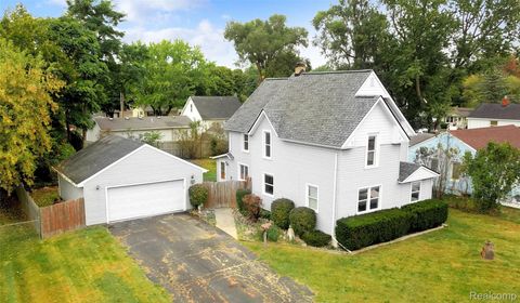 217 3rd Street Fenton City MI 48430