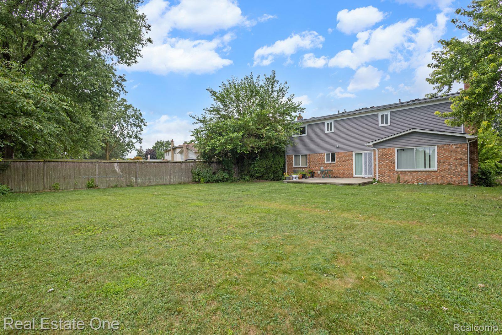1740 Lakewood Drive