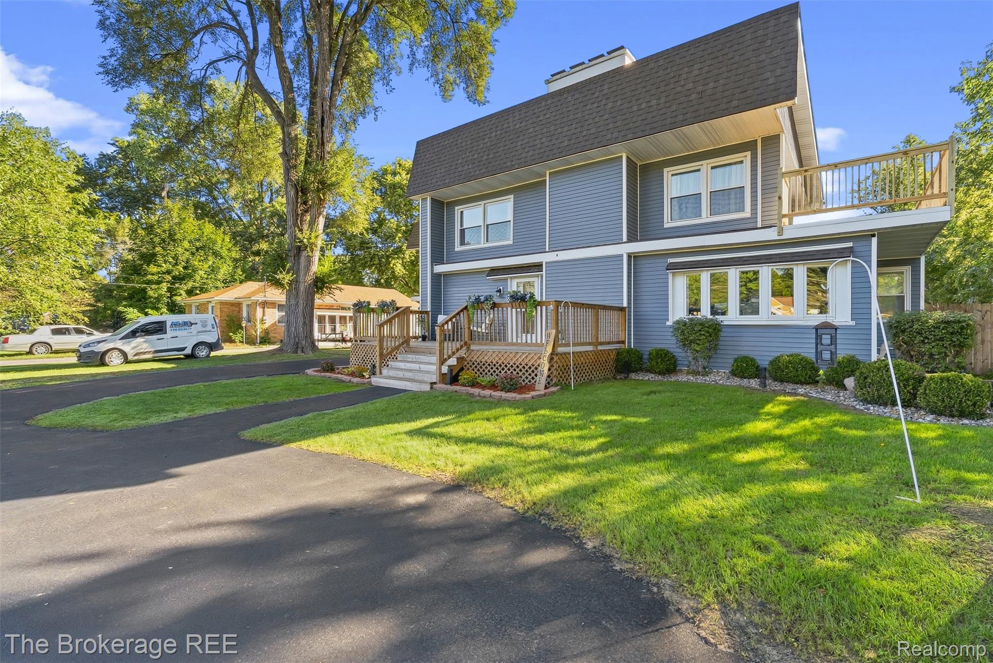 1442 N Packard Avenue