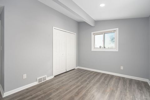 Tiny photo for 18327 E 13 MILE Road, Fraser City, MI 48026 (MLS # 20261021757)