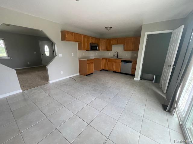 5998 Kelly Road