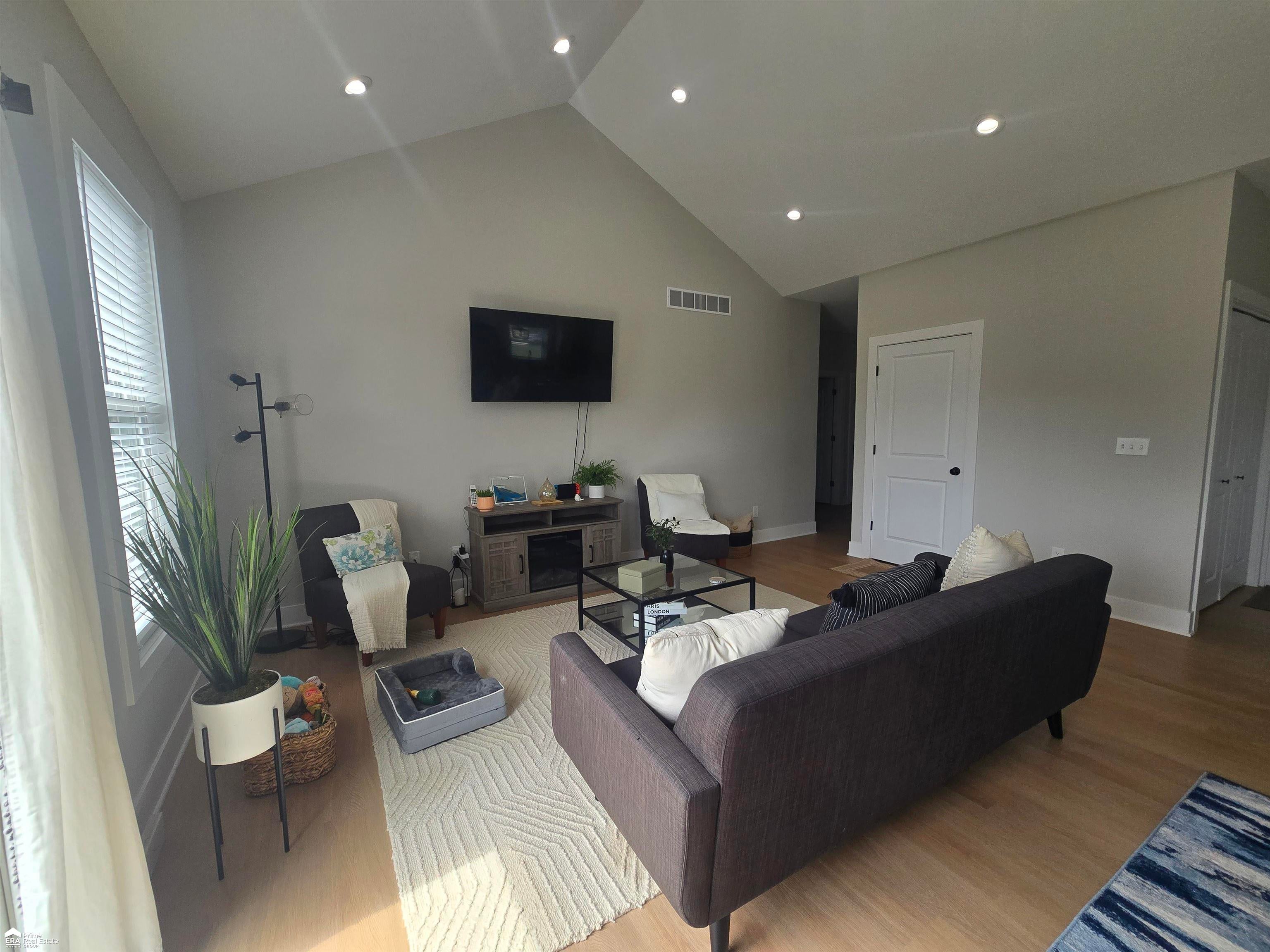 615 Pineview Drive