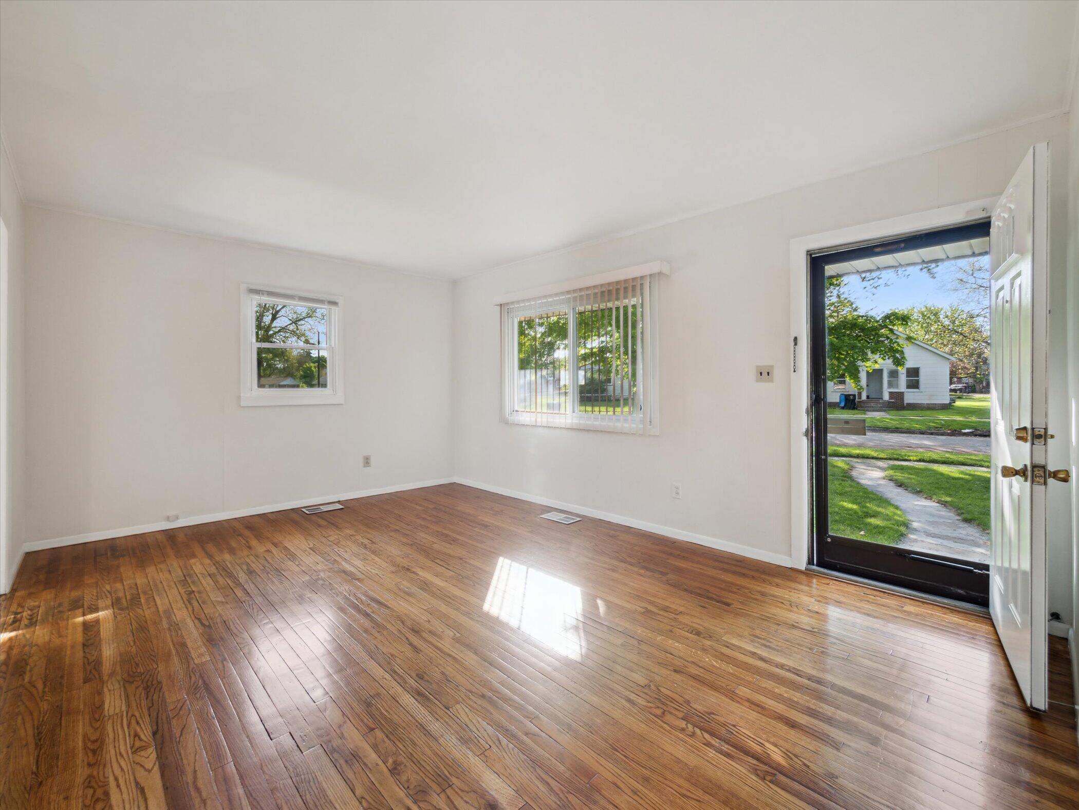 435 Ainsworth Circle