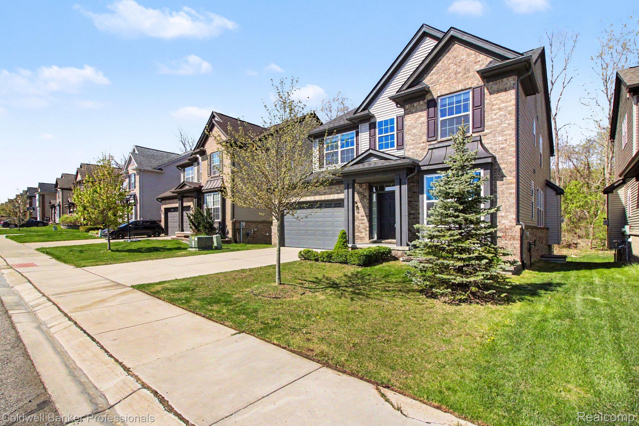 4817 W Stonegate Circle