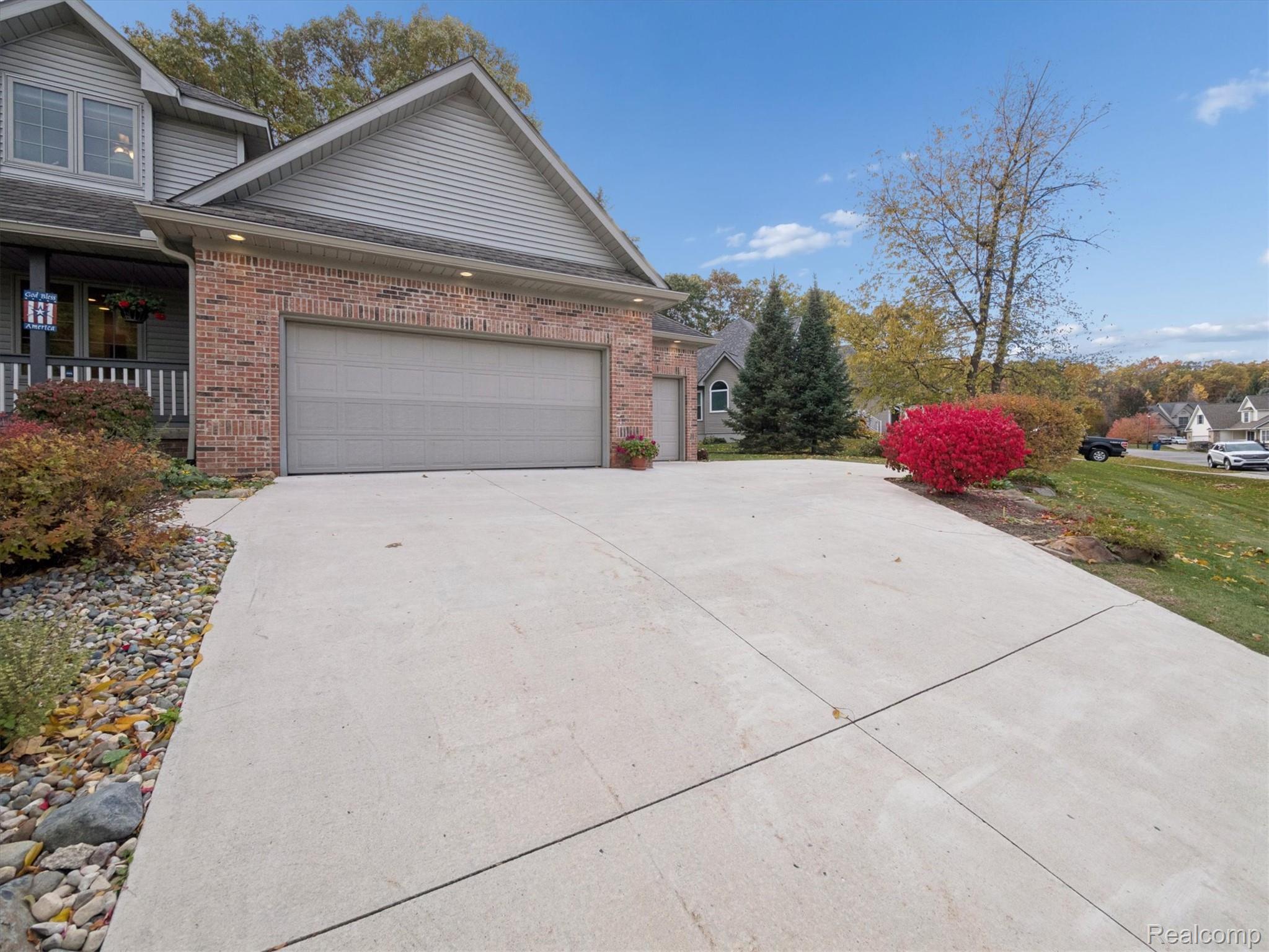 16184 Pine Lake Forest Drive