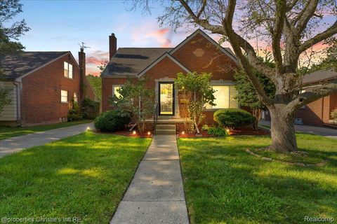 20006 Lochmoor Street Harper Woods City MI 48225