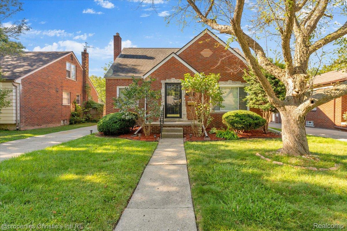 20006 Lochmoor Street