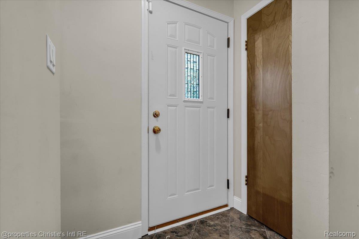 20006 Lochmoor Street