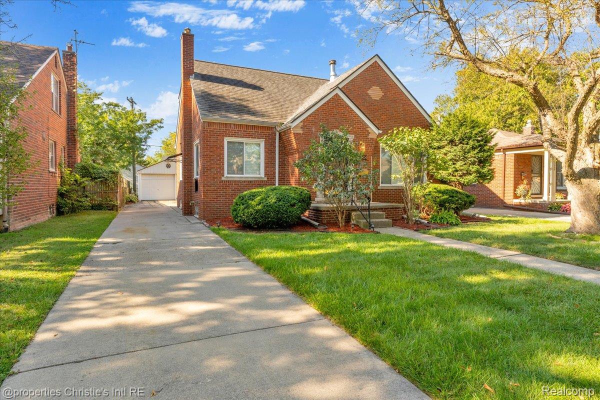 20006 Lochmoor Street