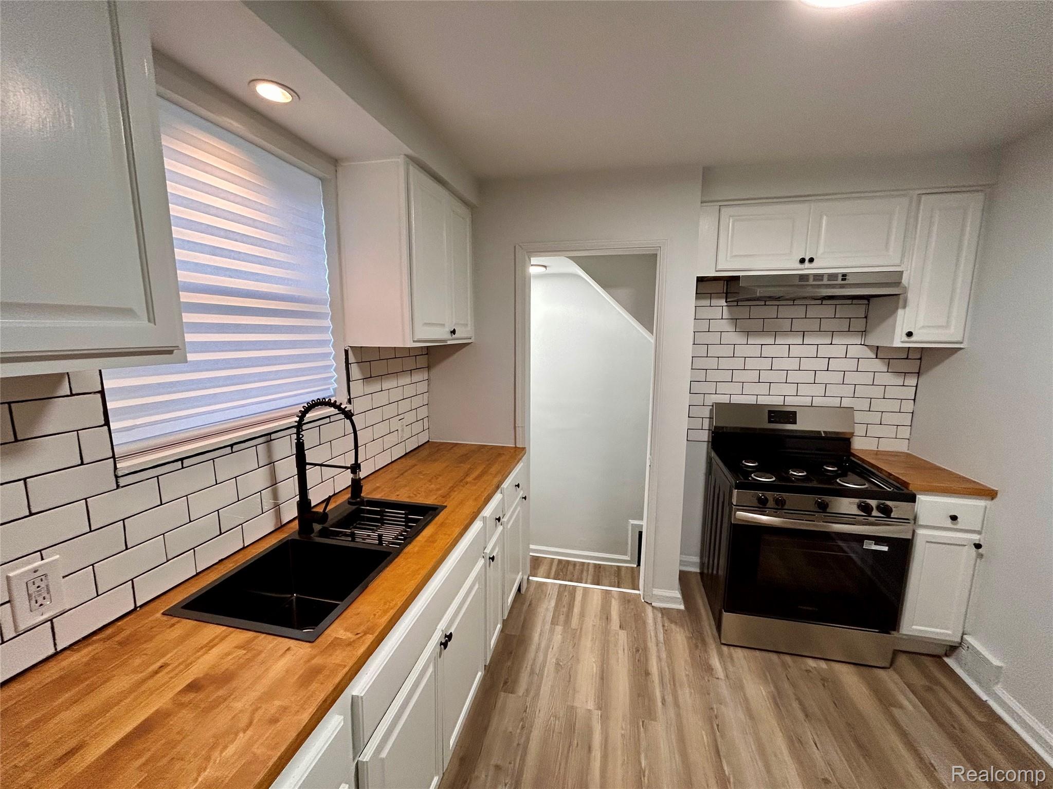 16306 Carlisle Street