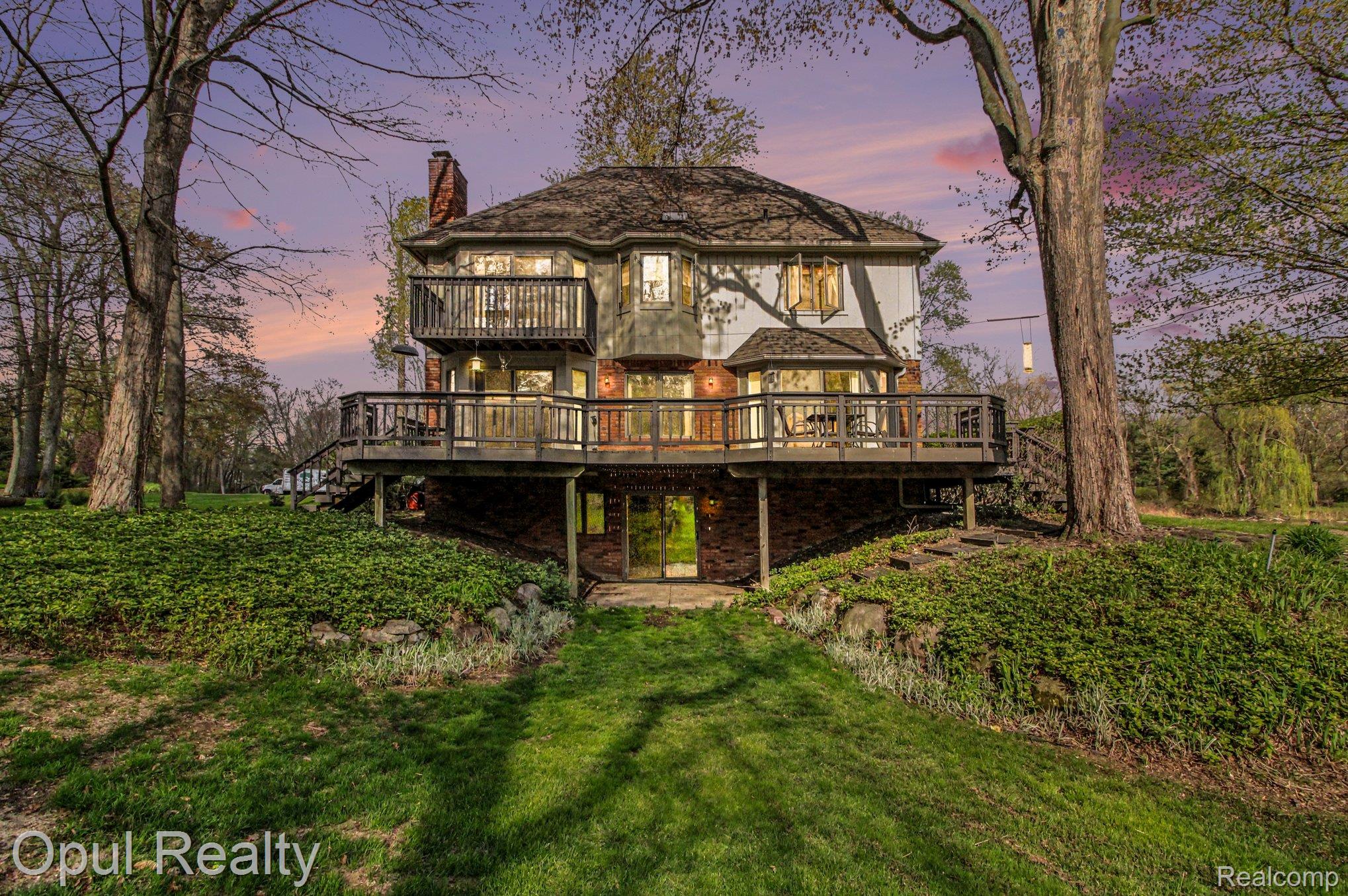 3575 Clark Circle
