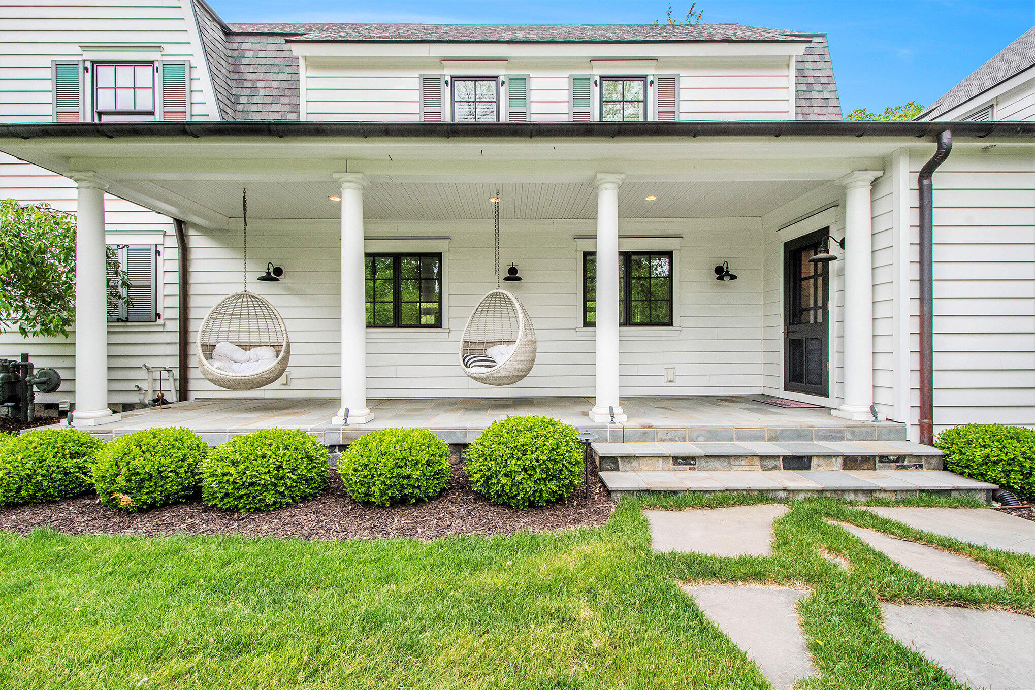 310 Lakeside Drive SE