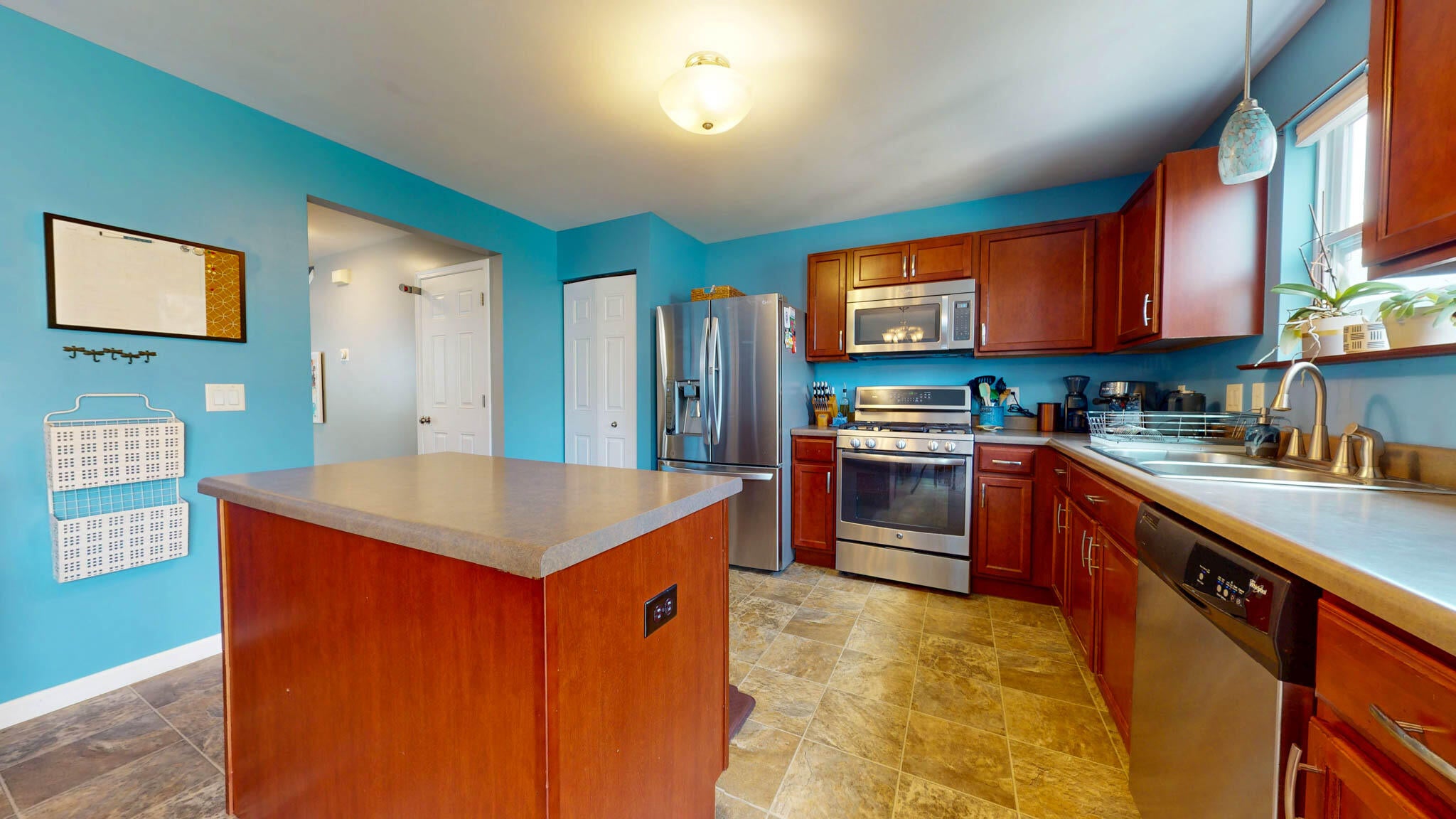 8402 Walnut Hill