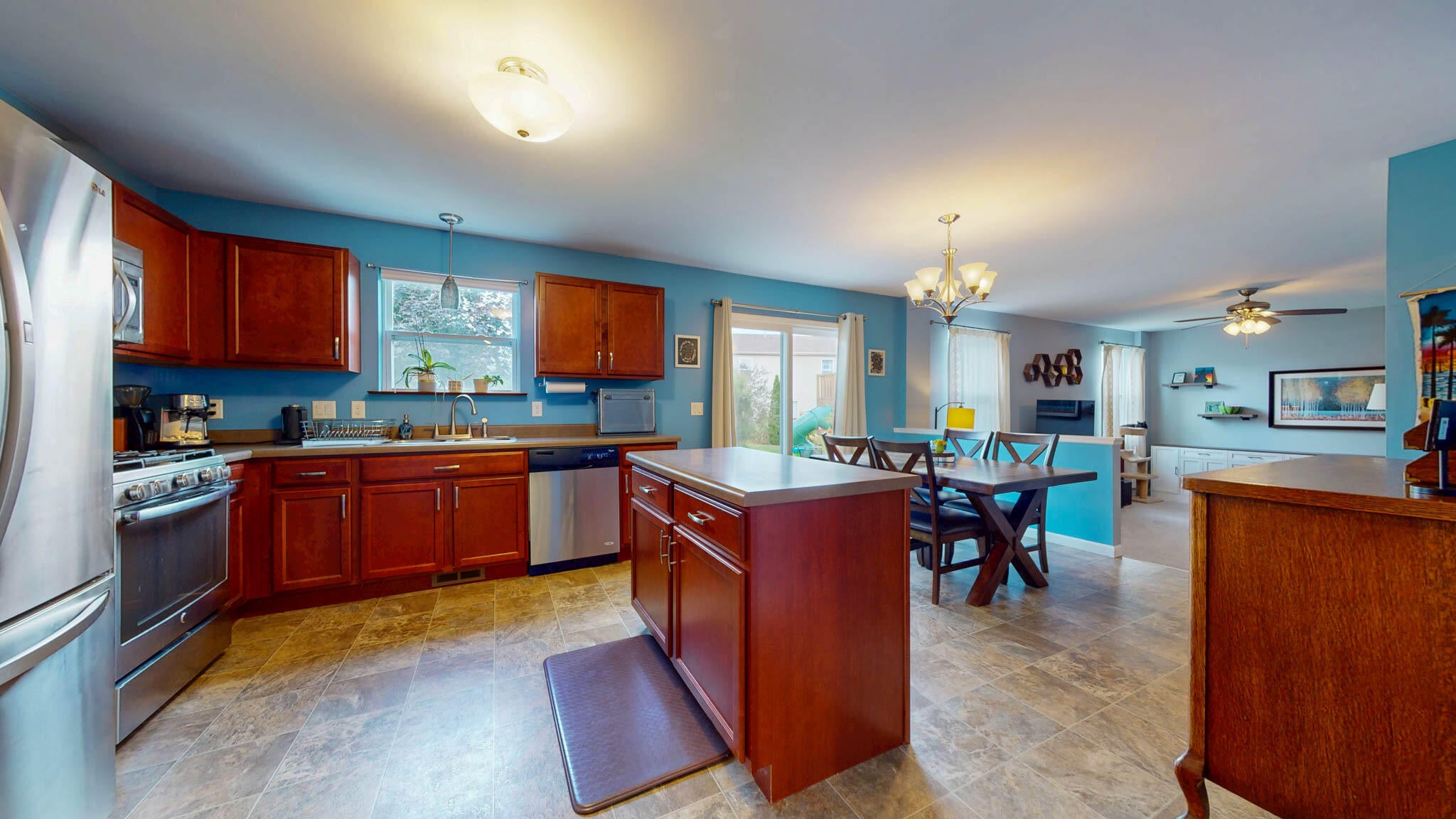 8402 Walnut Hill