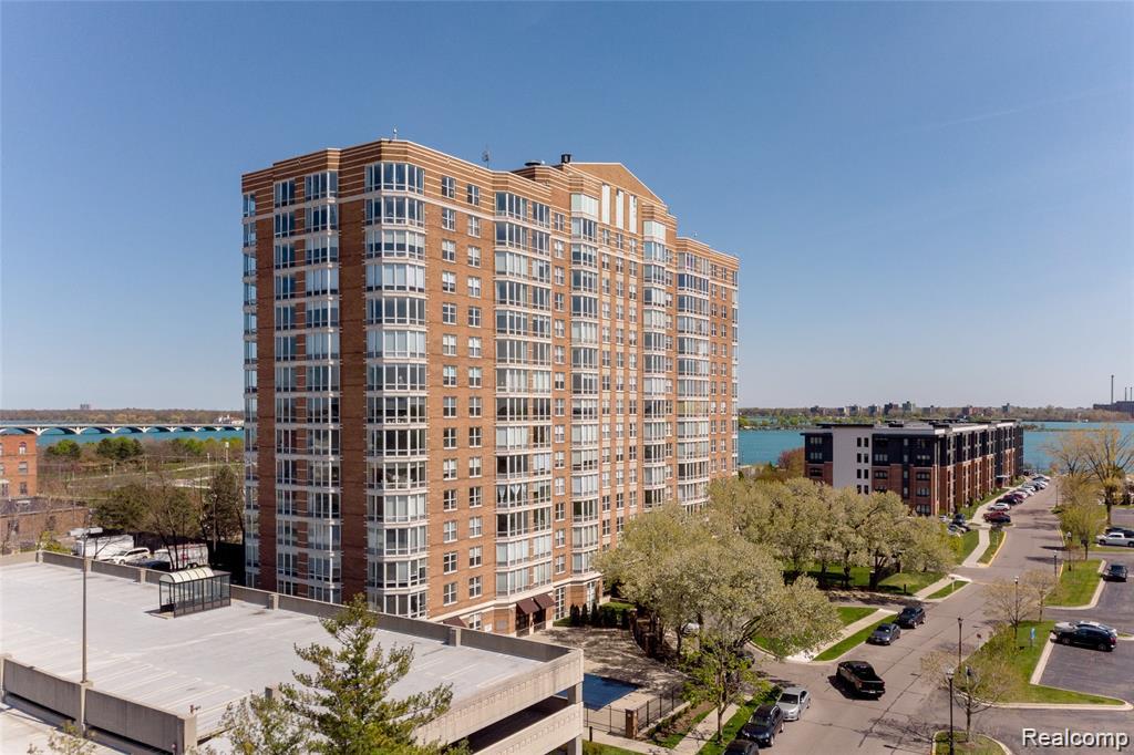 250 E. Harbortown 307