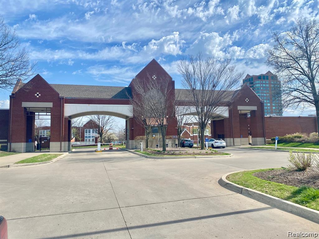 250 E. Harbortown 307