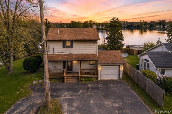 10094 ELIZABETH LAKE RD, WHITE LAKE, MI 48386 - Image 37618d2df5b3b8e89c5a08a9331a1570/277754419