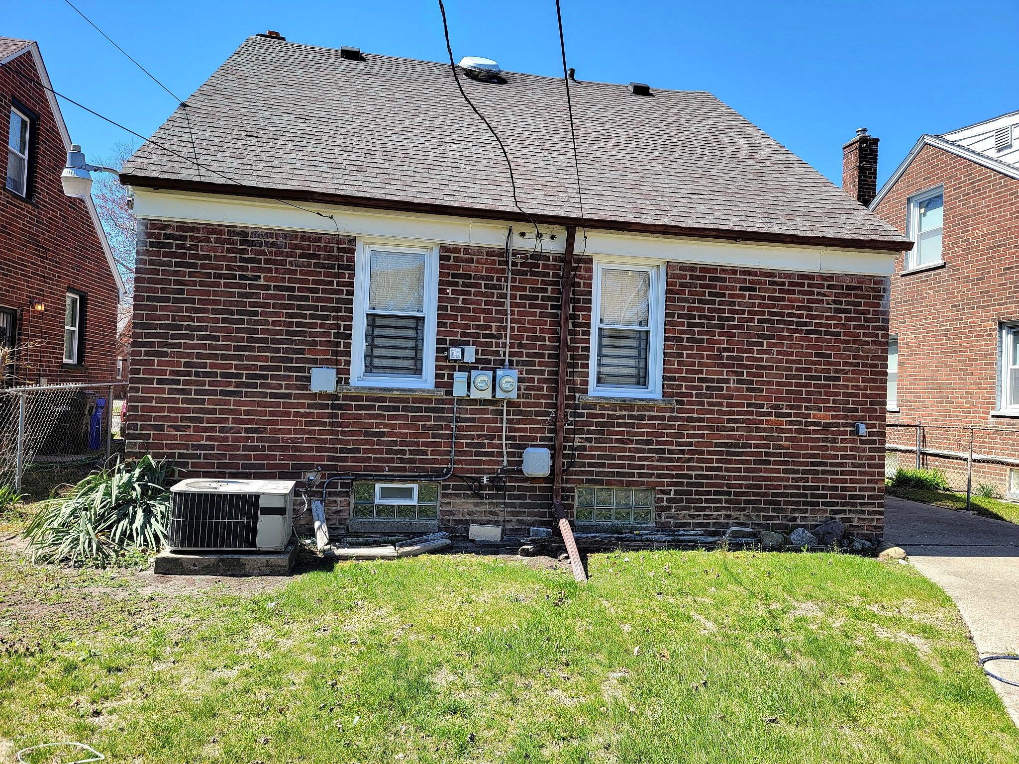 20194 MANOR Street