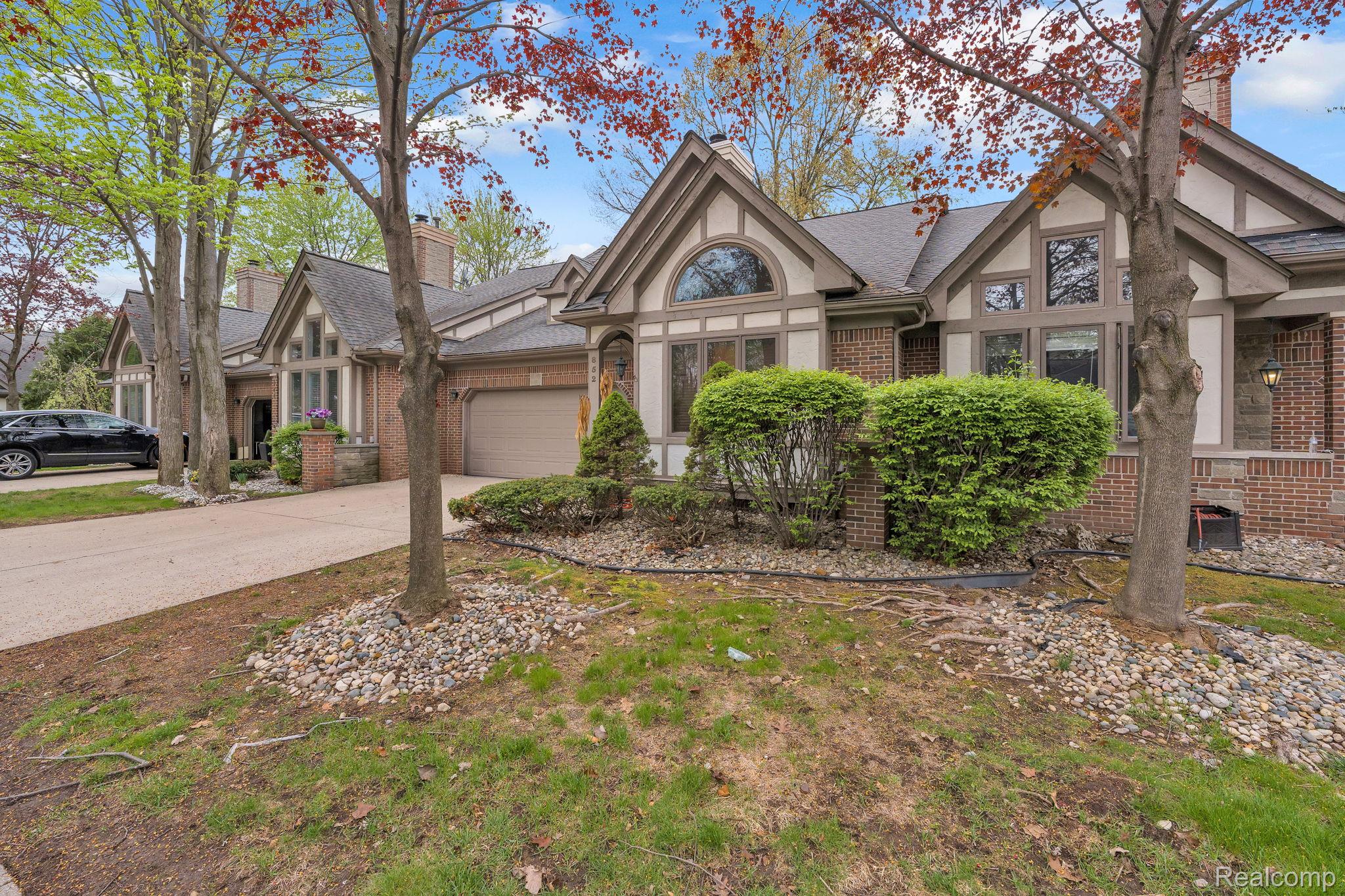 852 N Beech Daly Road