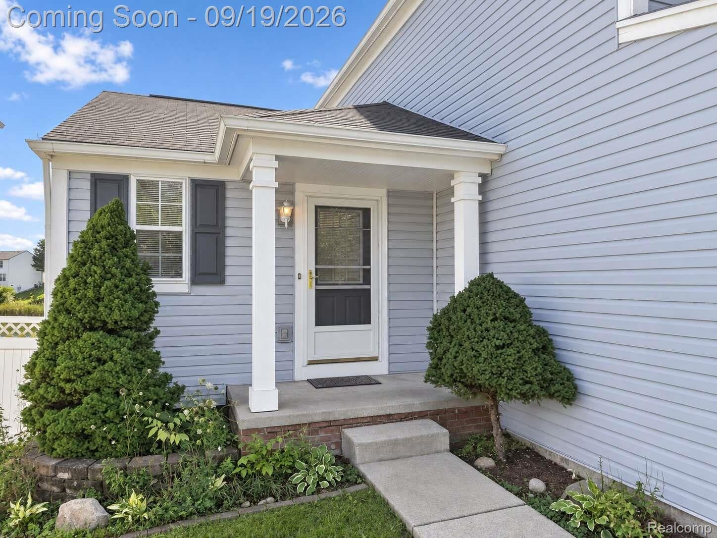 10065 Edgewater Trail