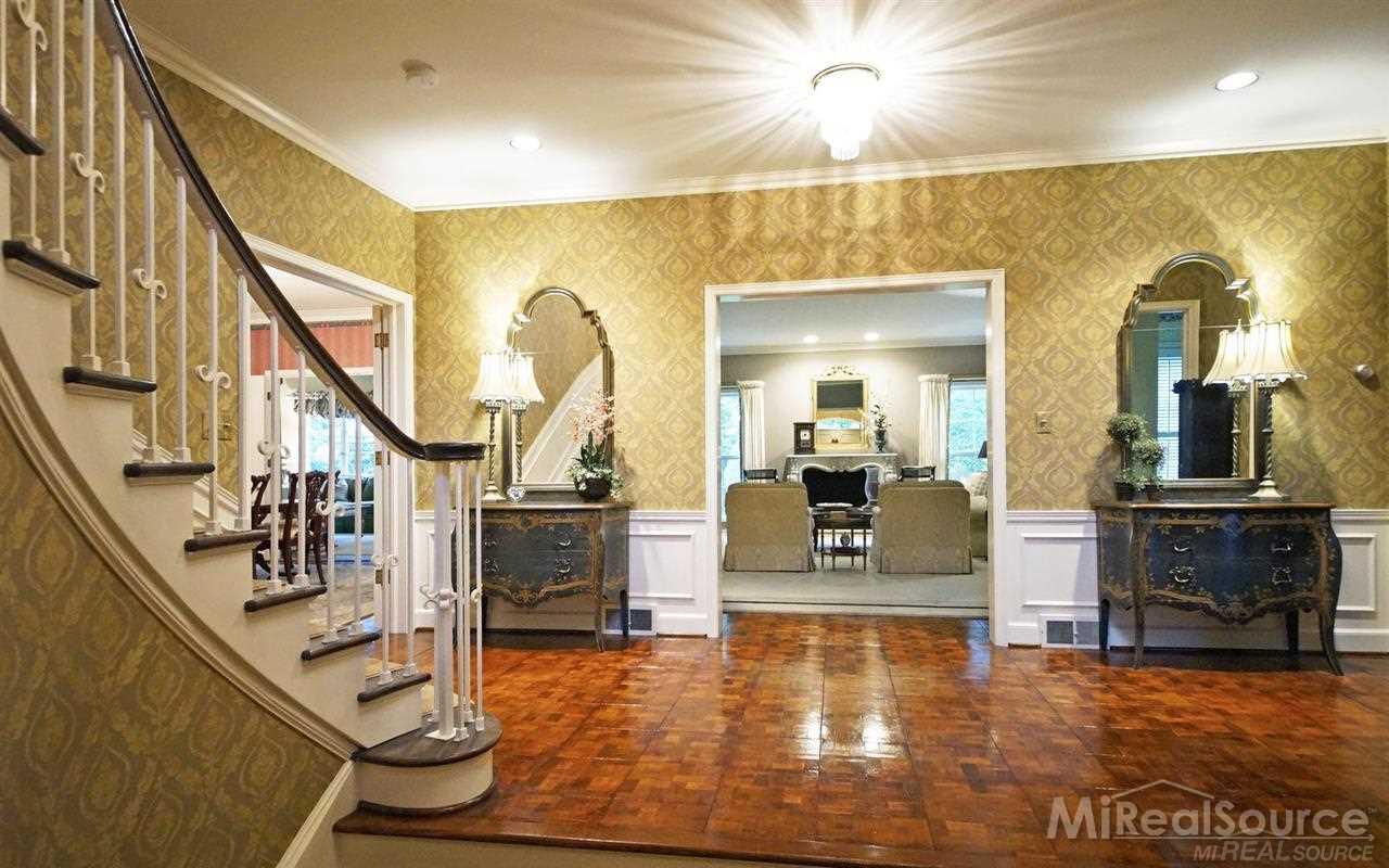 45 Lakecrest Lane