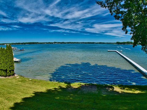 633 Pearl Beach Dr. Ovid Township MI 49036