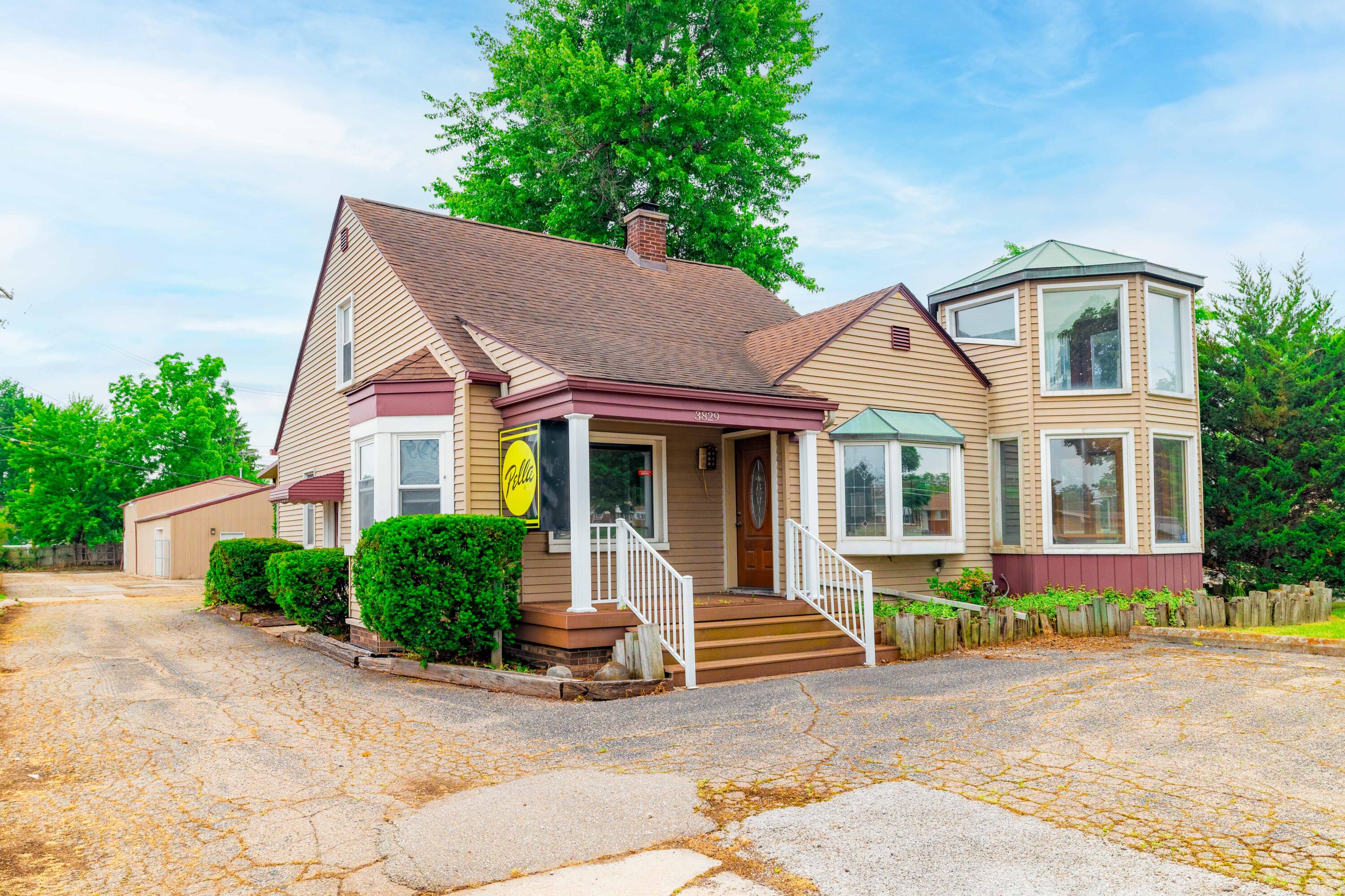 3829 West Road