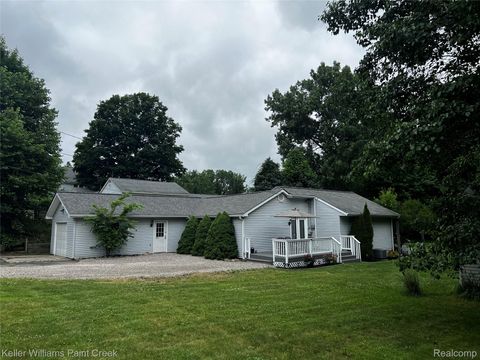 1320 W Drahner Road Oxford Charter Township MI 48371