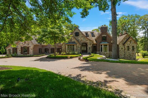 7420 Inner Circle Drive Bloomfield Charter Township MI 48301
