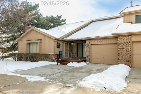 37432 N Laurel Park Drive 22 Livonia City MI 48152