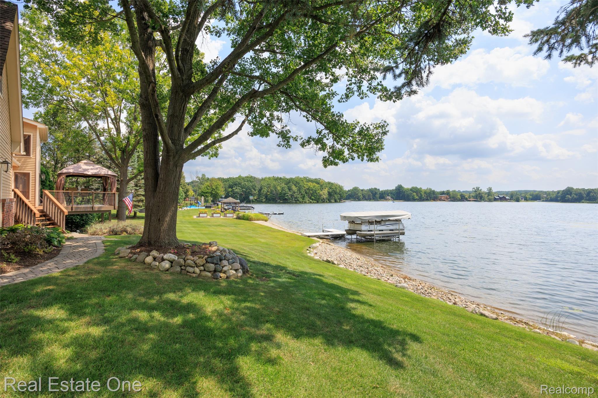 8485 Waumegah Road