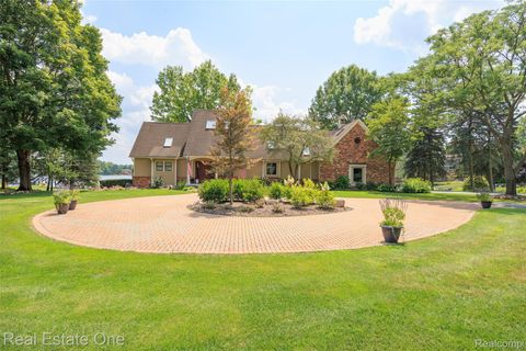 8485 Waumegah Road Independence Charter Township MI 48348