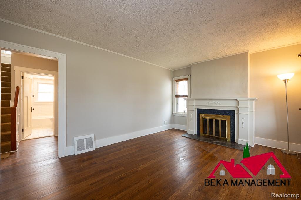 6 Kensington Boulevard