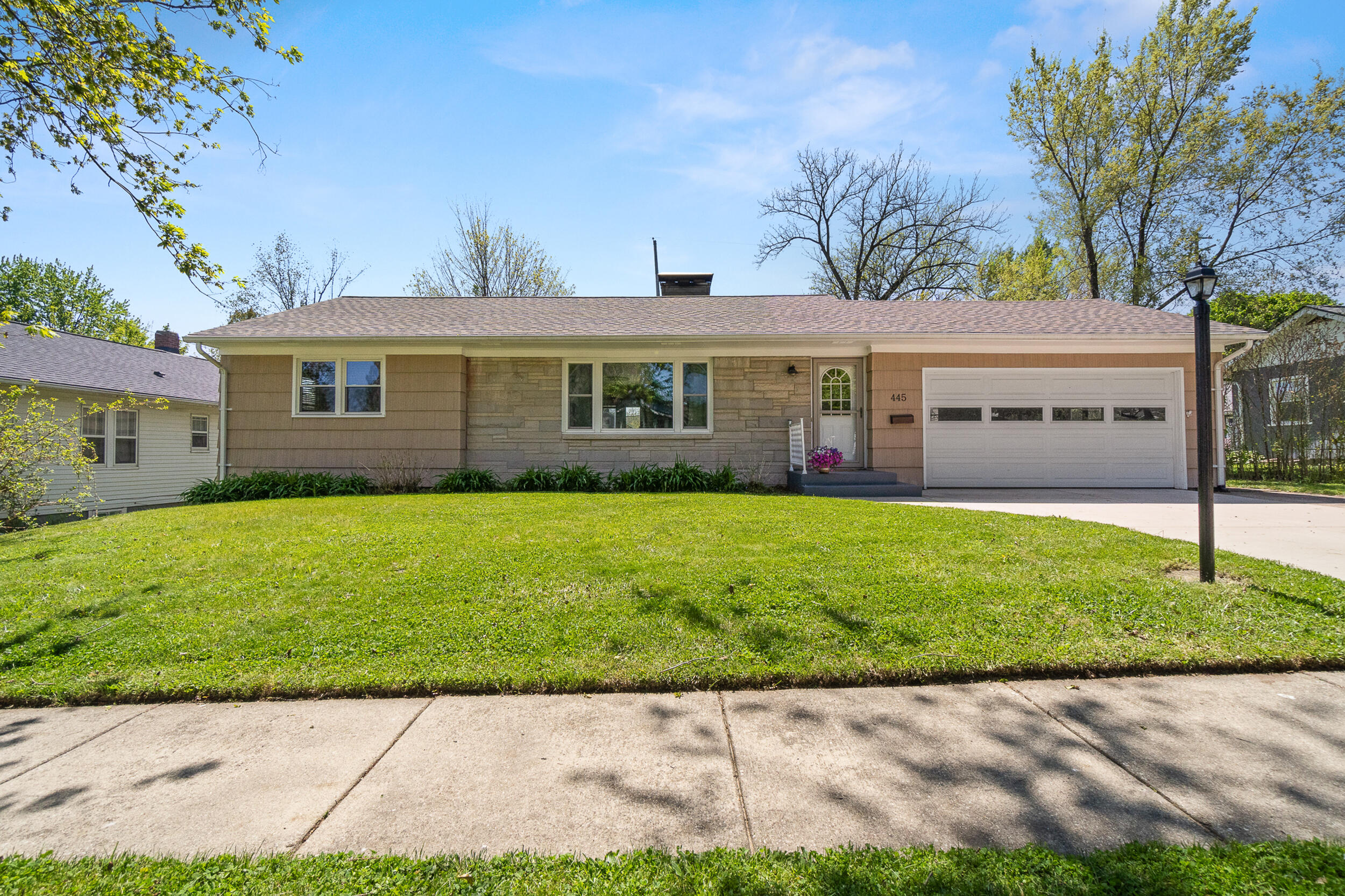 445 Iroquois Avenue