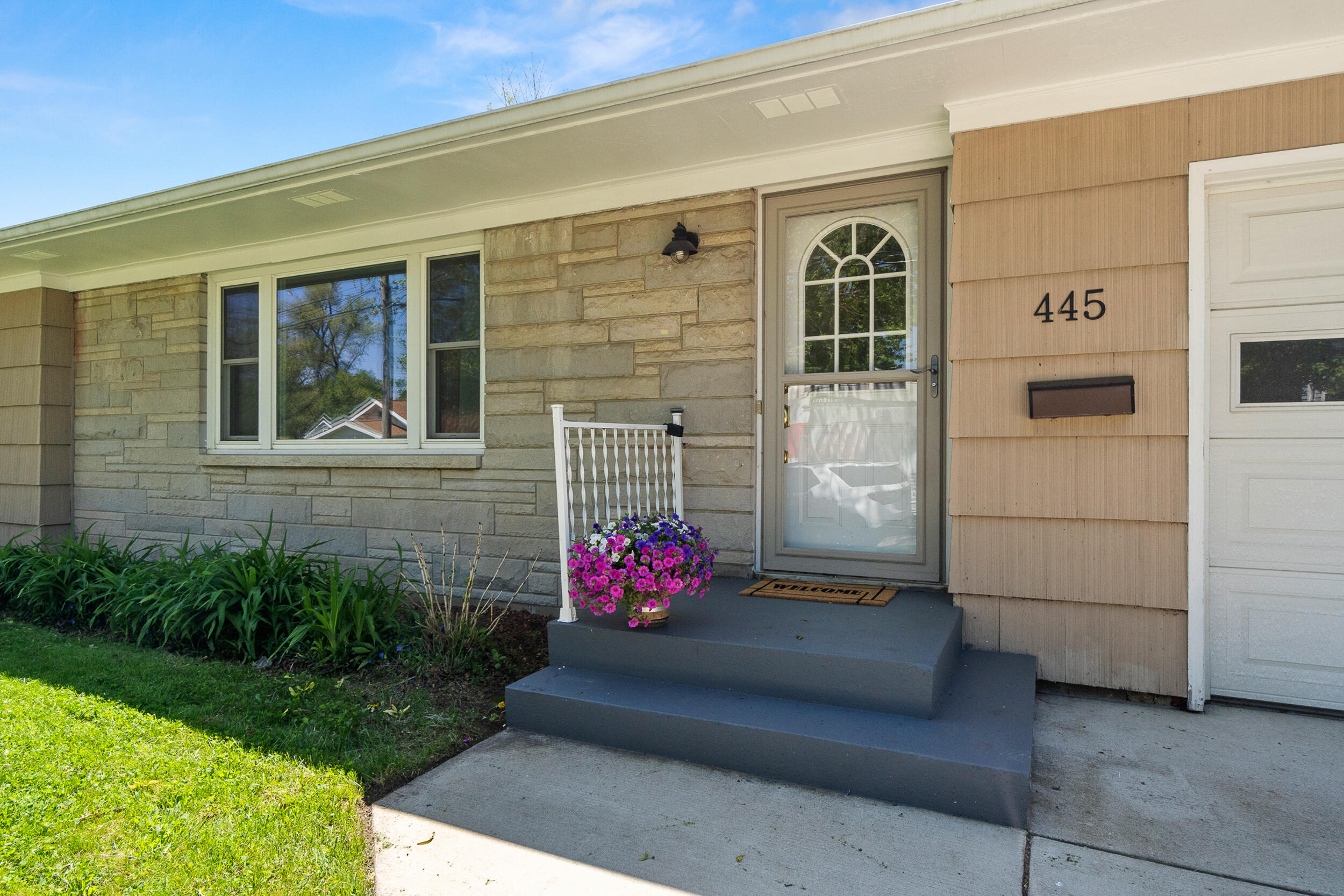445 Iroquois Avenue