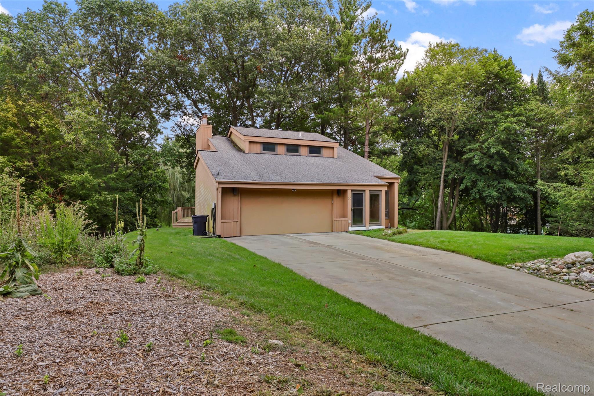 20 Lakeview Drive