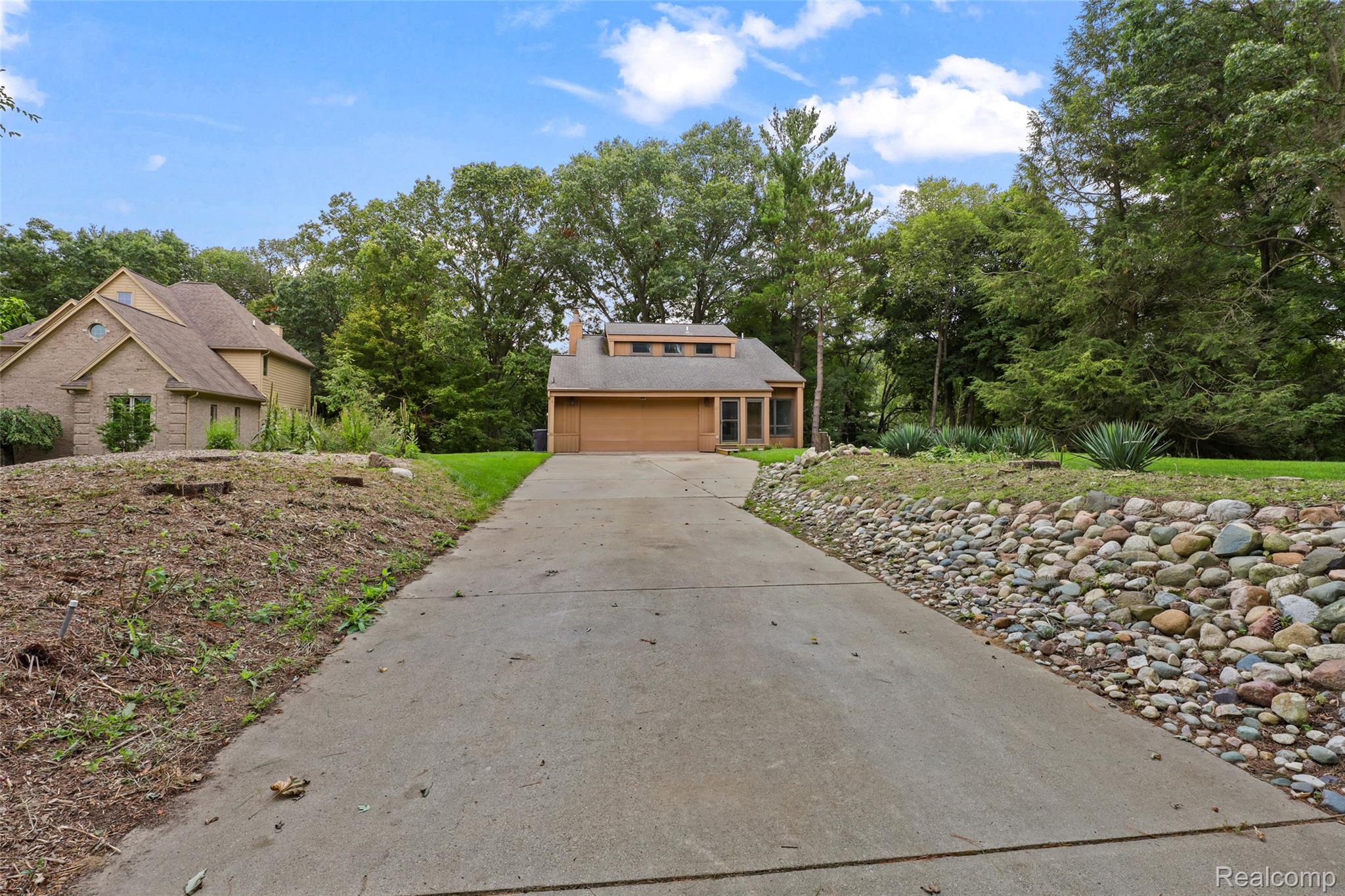 20 Lakeview Drive