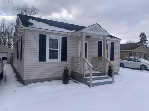 6533 Cloverton Drive Waterford Charter Township MI 48329