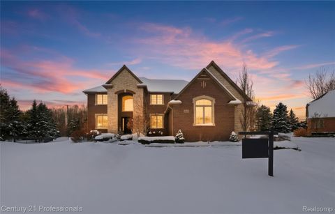 6024 Harbor Court Washington Township MI 48094