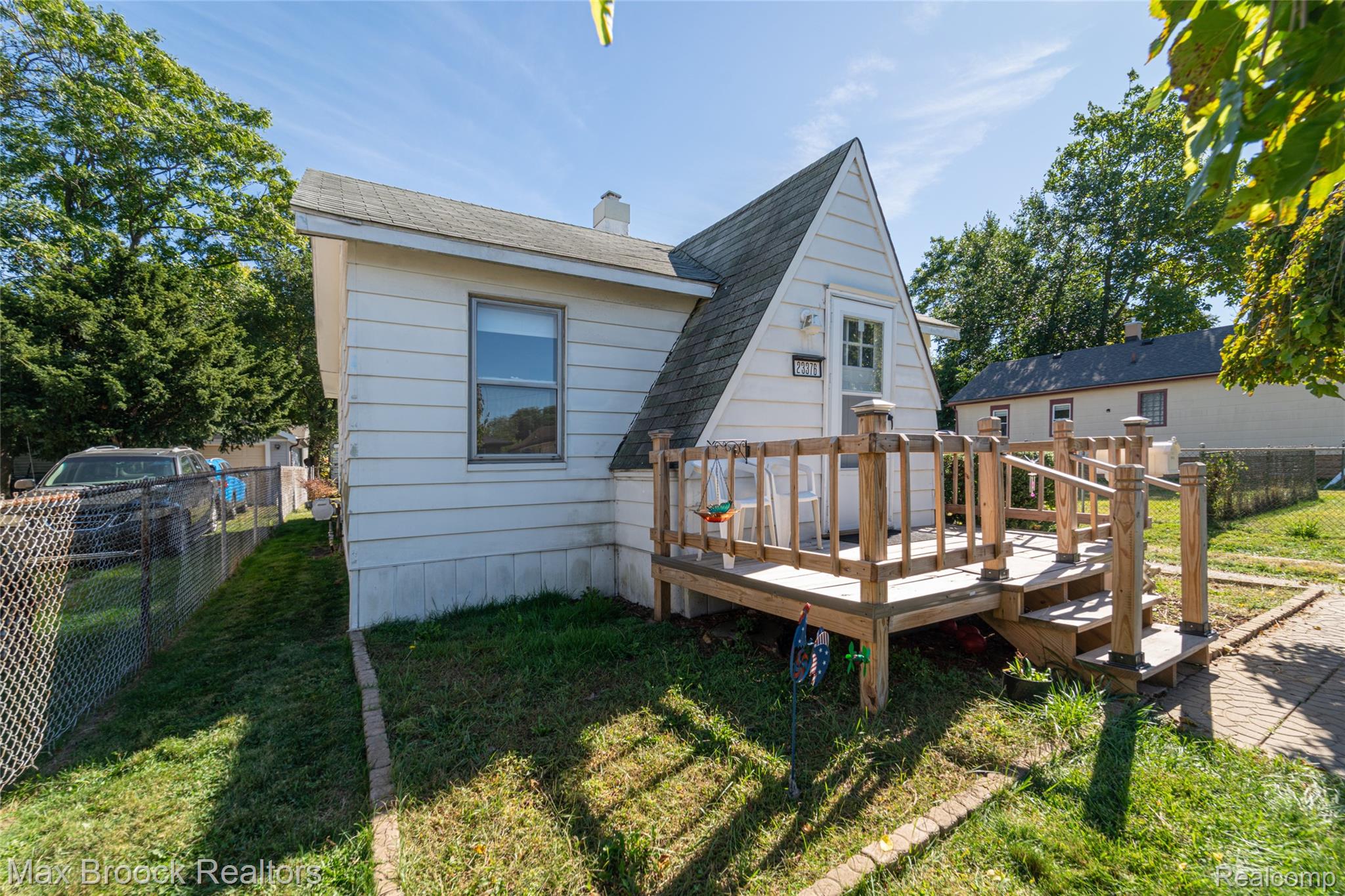 23376 Harding Avenue