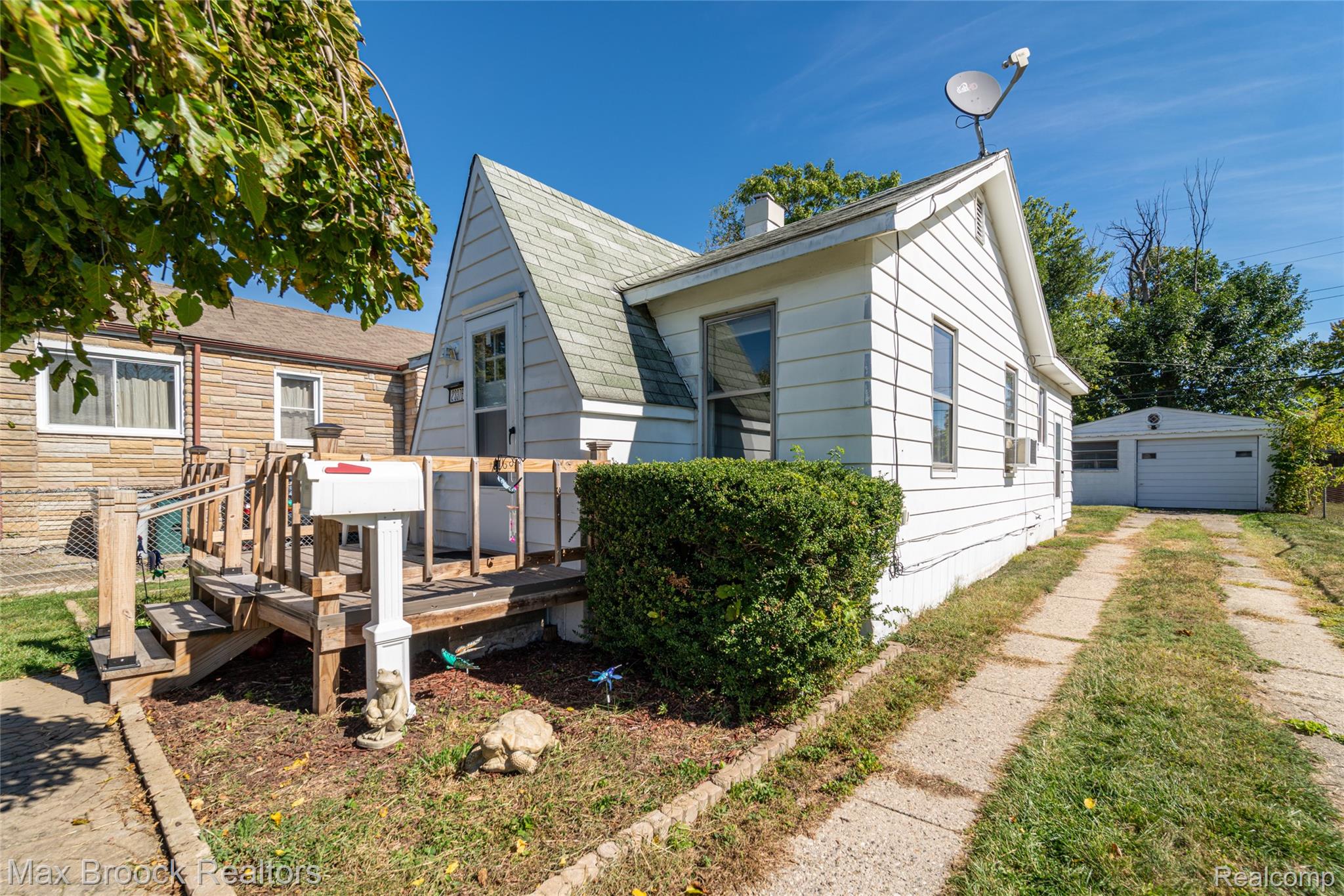 23376 Harding Avenue