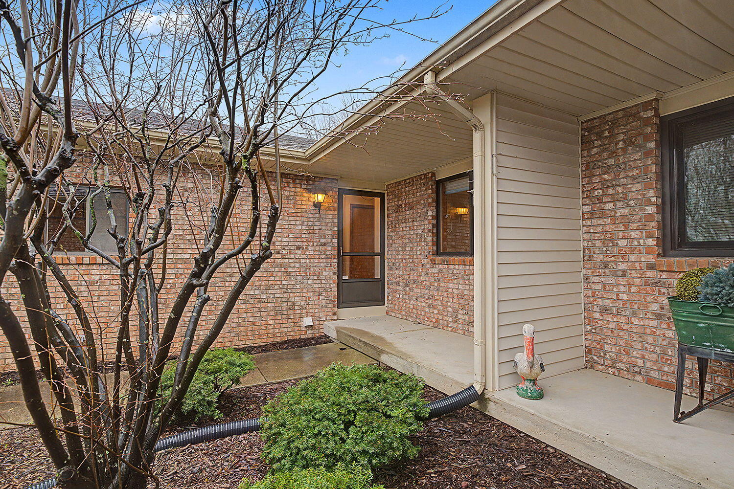 1086 Amberwood West Drive SW