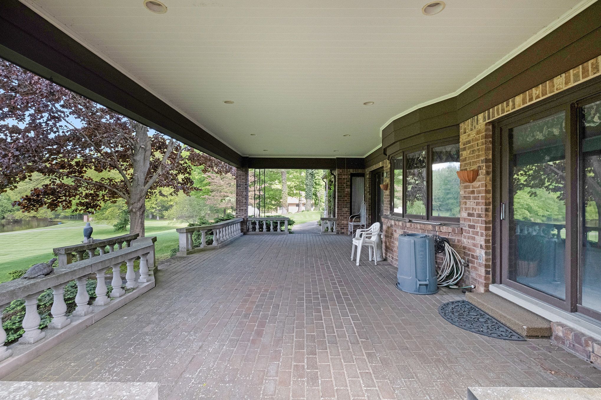 2103 E NEWARK Road