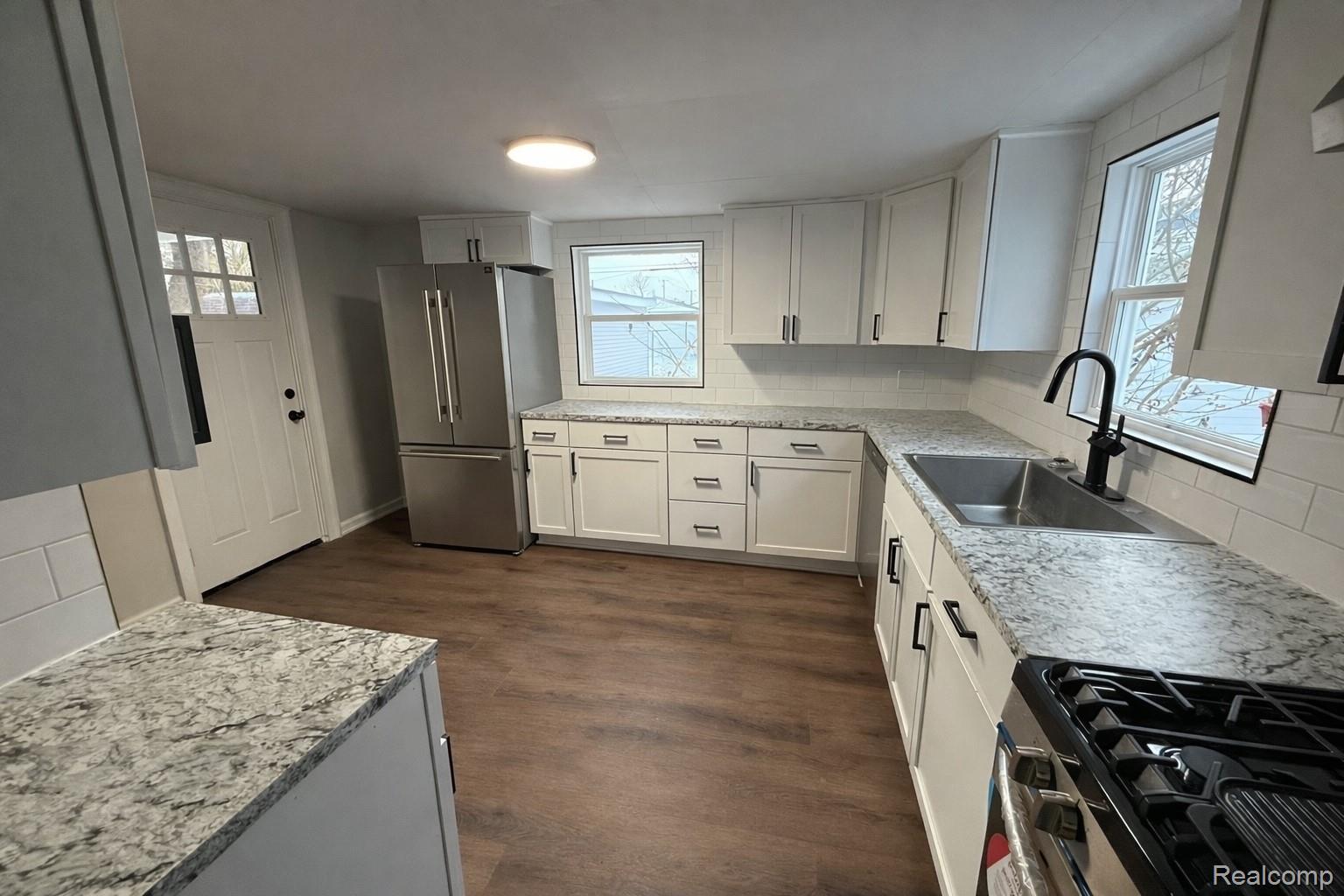 24643 Lambrecht Avenue