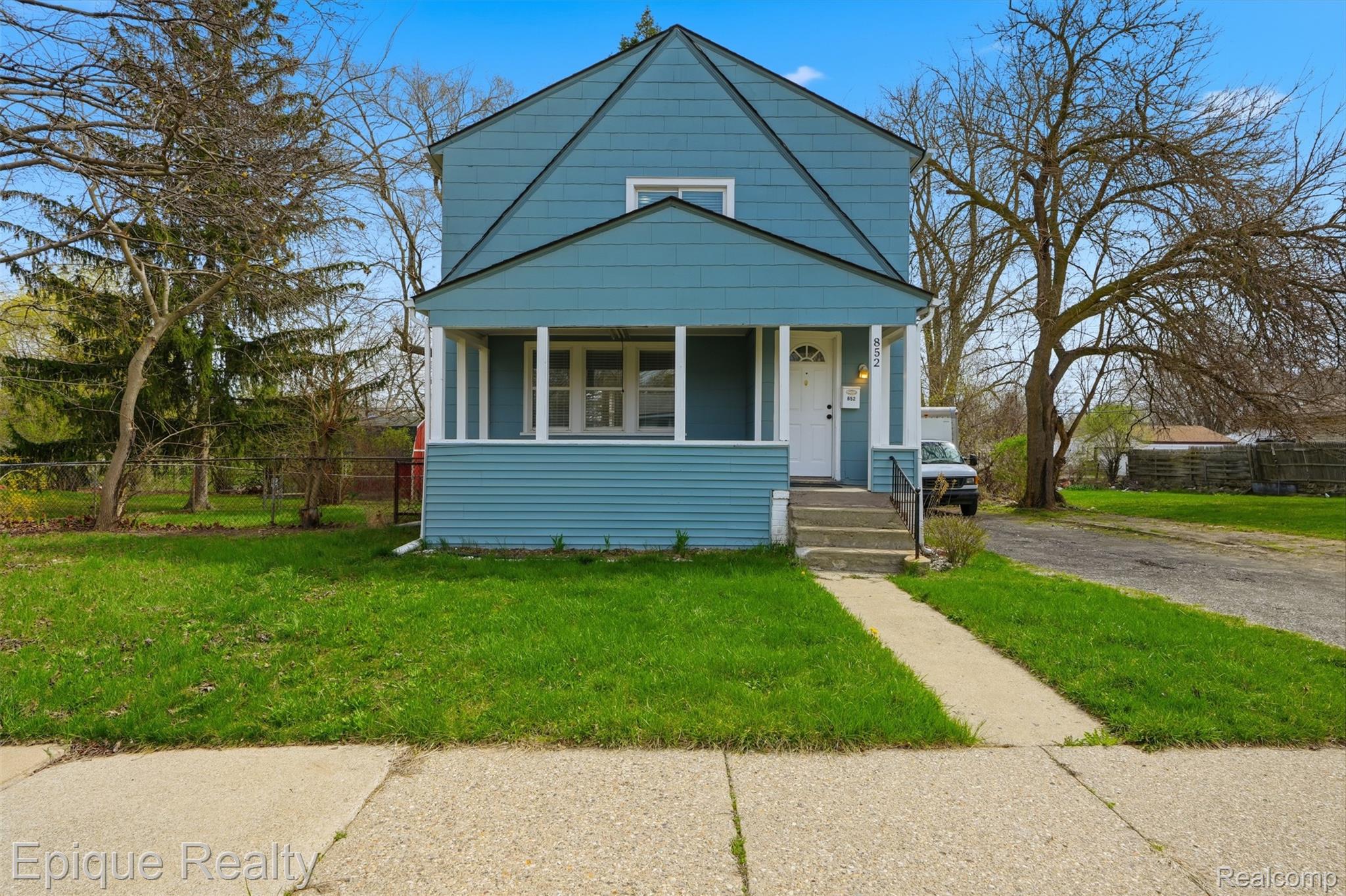 852 Melrose Street
