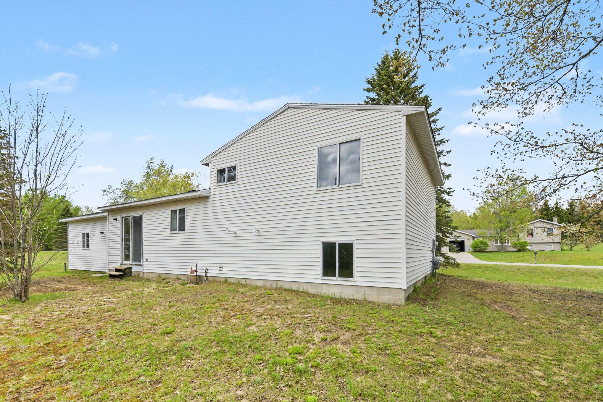 3880 Whispering Oaks Drive